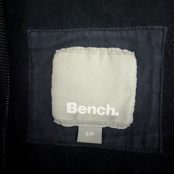 Bench Tech Jacket With Handwarmer Cuffs and Stand Up Collar Mens Size Small - Picture 8 of 10